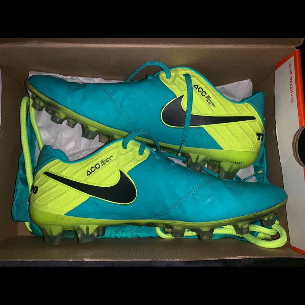 Nike tiempo